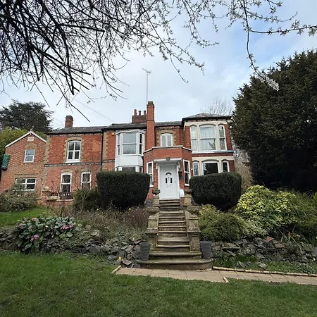 Spectacular Period Property Located In Leicester-2